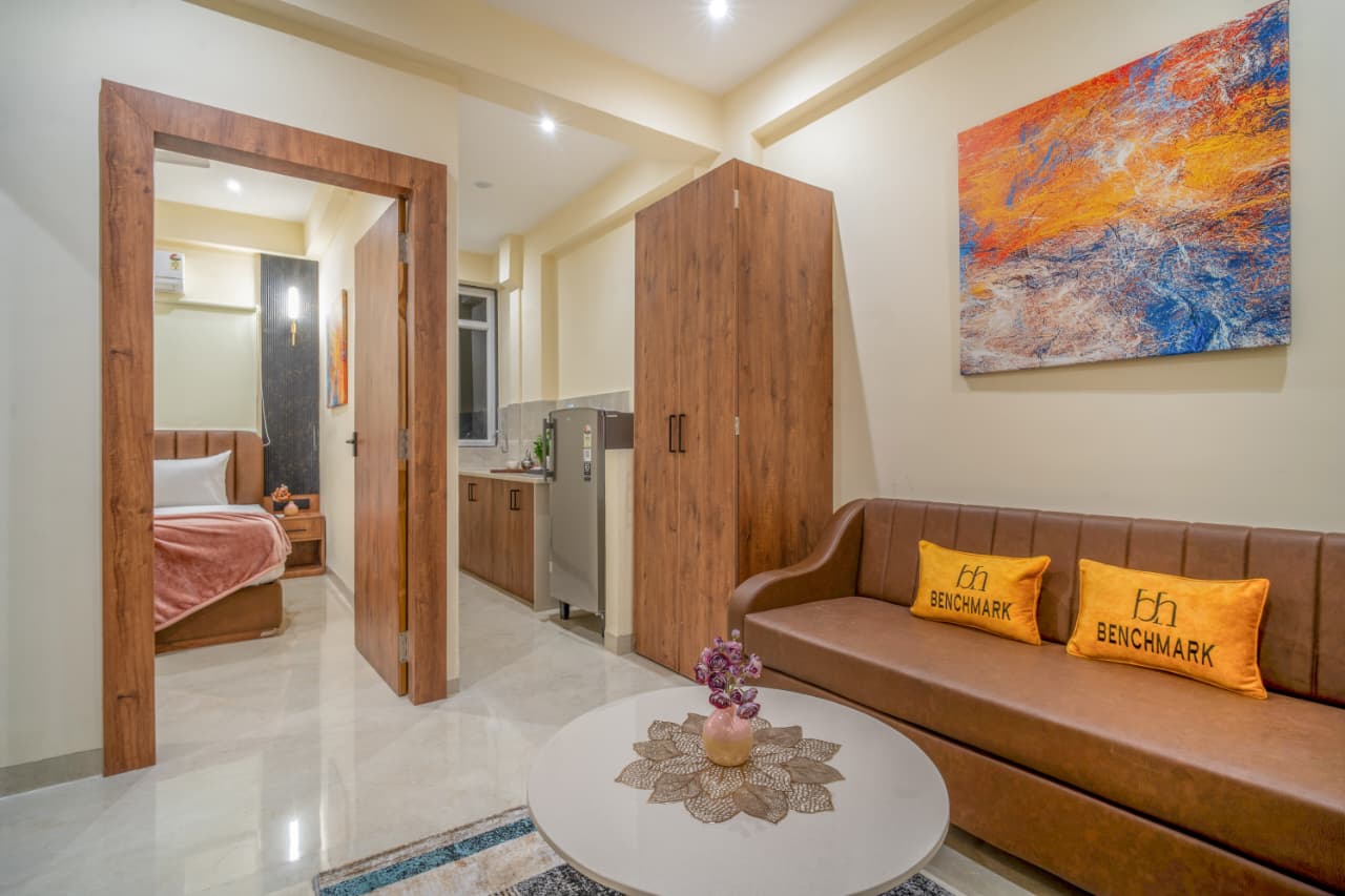 Benchmark 1 BHK Apartment — photo 2